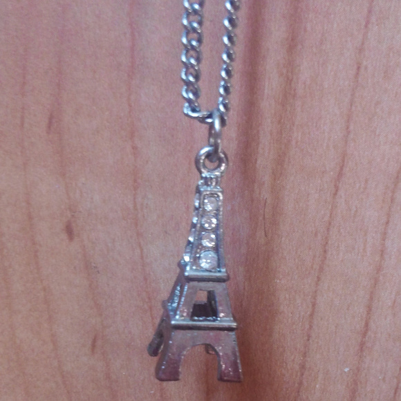 Eiffel Tower Necklace - Picture 3 of 4
